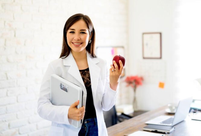 دبلومة التغذية العلاجية للصيادلة 2025