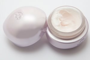 صناعة الكريمات التجميلية