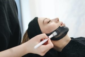 كورس أخصائية بشرة