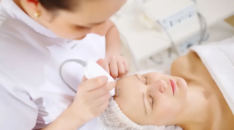 كلية التجميل والعناية بالبشرة كلية التجميل والعناية بالبشرة