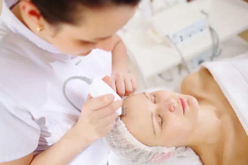 كلية التجميل والعناية بالبشرة