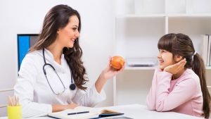 هل دبلومة التغذية العلاجية لغير الأطباء؟